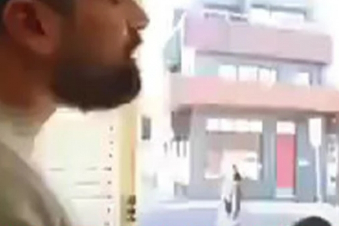 Hristiyan lkede Siyonistlere souk du: 'Bebek katili giremez!' deyip kovdu